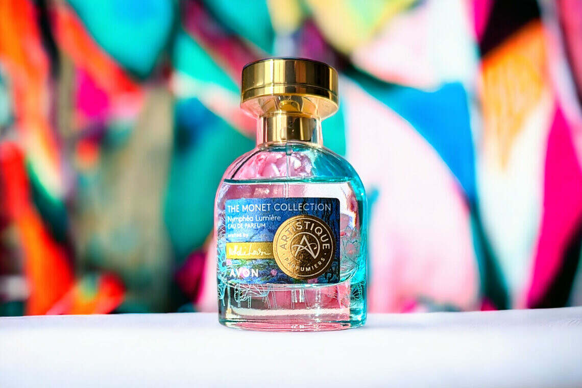 Avon Artistique Nymphea Lumiere
