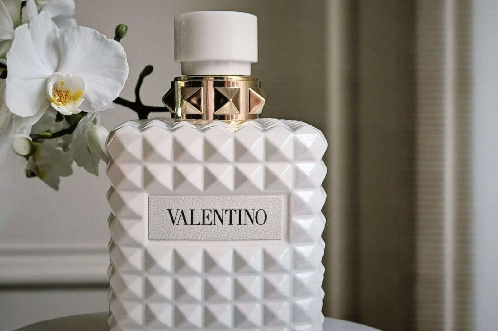 Donna Valentino Born in Roma Ivory